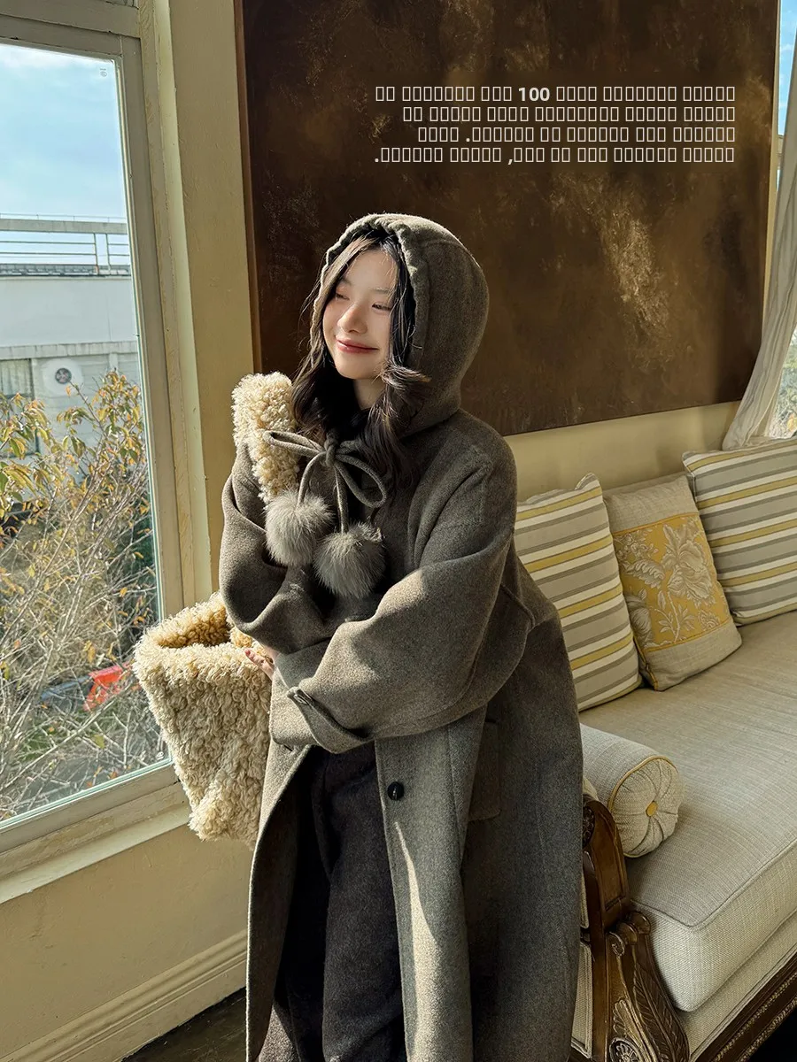 

Пальто ручной работы из двусторонней шерсти с капюшоном, винтажное, с помпонами из австралийской овчины, женская модная верхняя одежда в стиле Форест.