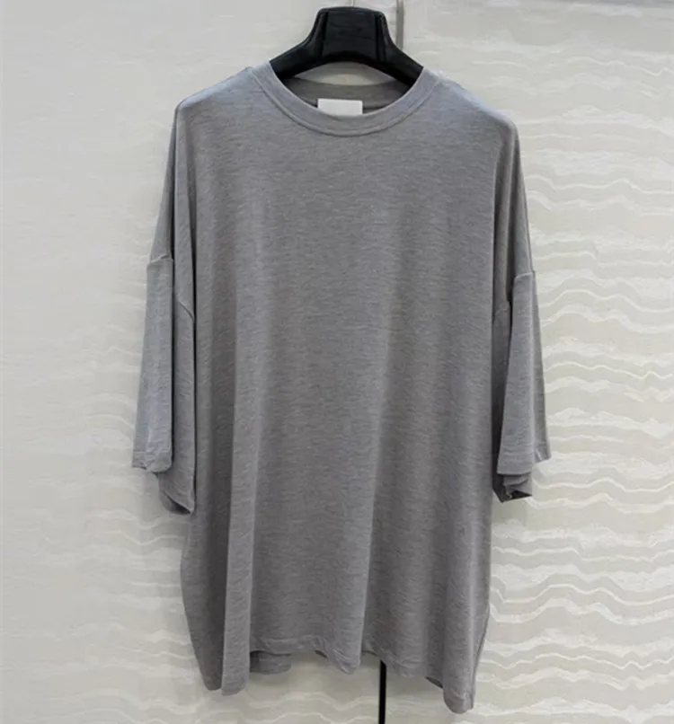 

Customization European women's clothing - new summer styles for 2026 Round-neck short-sleeved loose fit Fashionable T-shirt