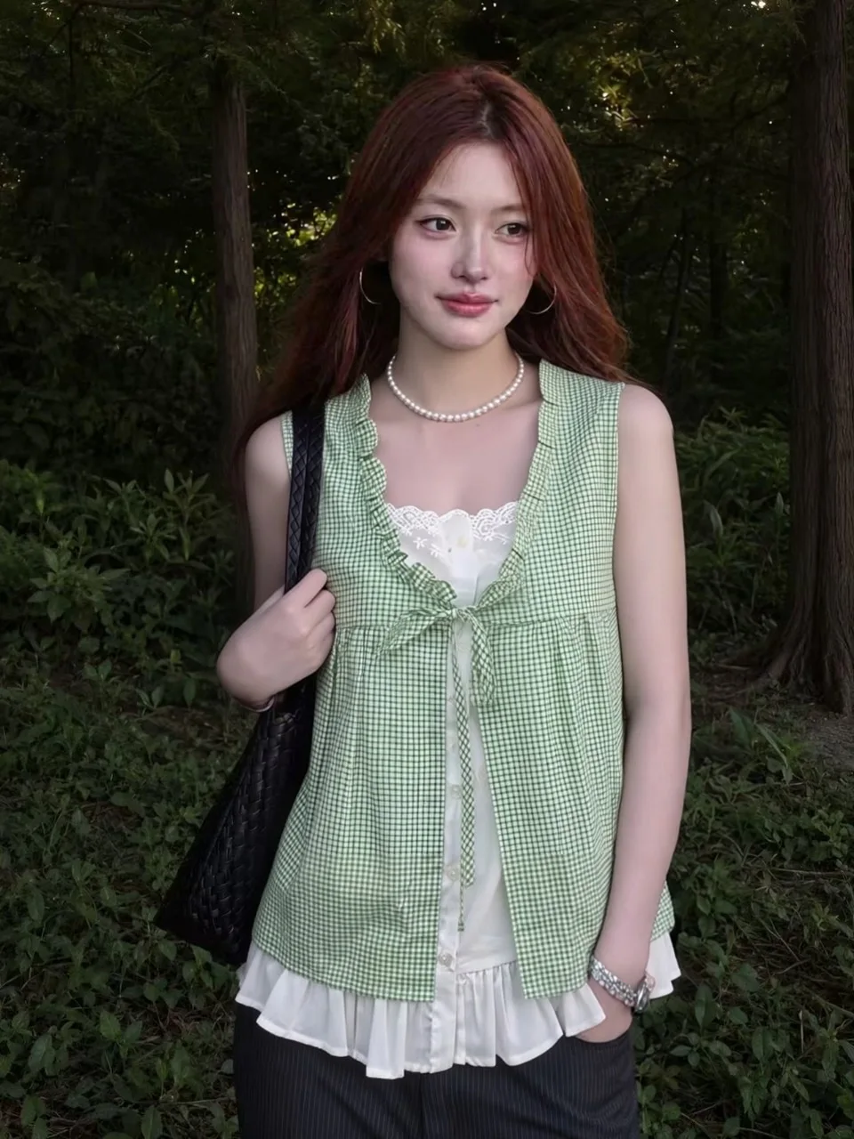 

Korean Style Lace Splice Green Plaid Sleeveless Shirt Women Summer Loose Personality Sweet Top Breathable Polyester Fiber