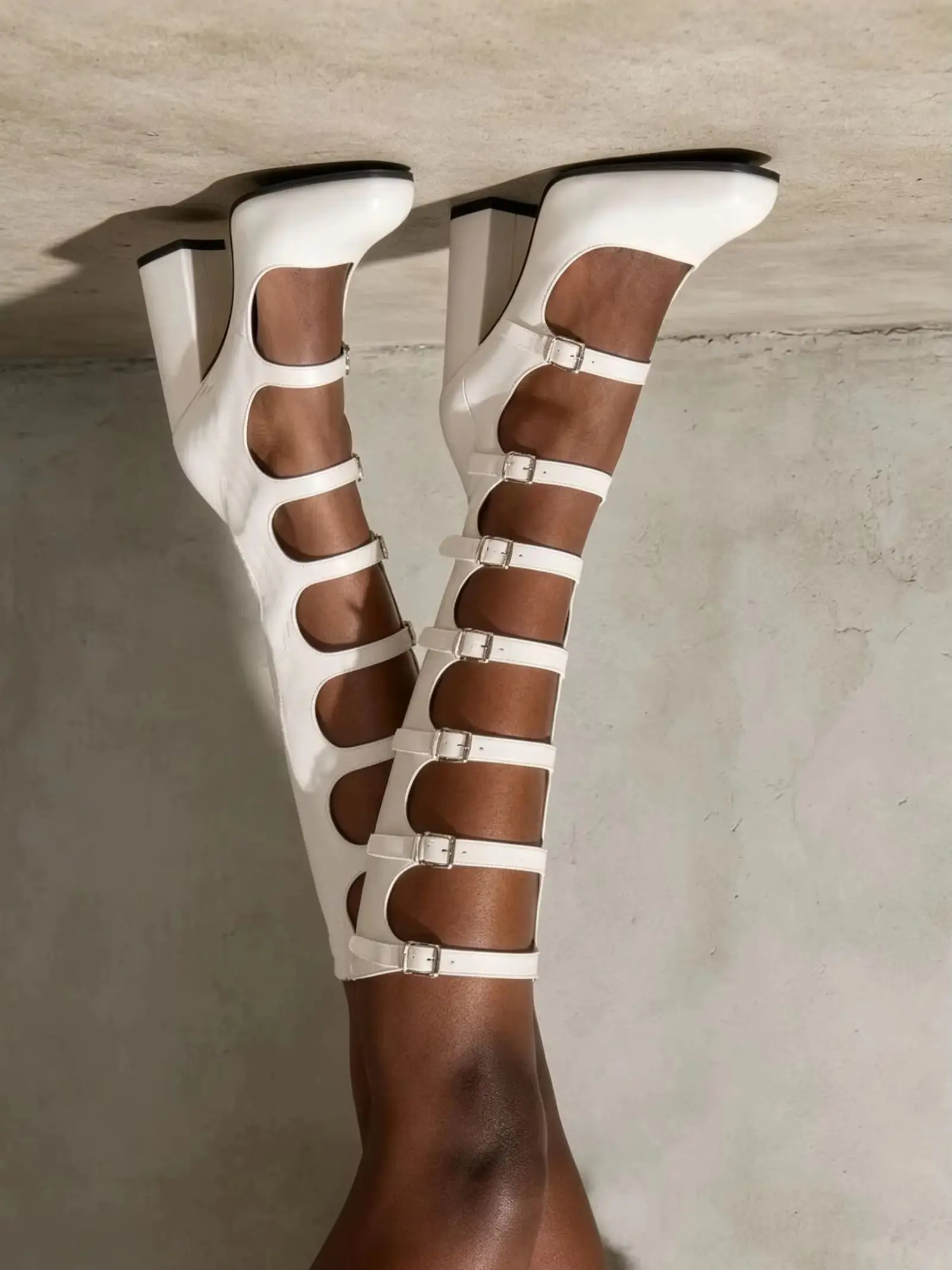 Cut-Out Knee High Sandals with Buckle Silver Mirror Chunky Heels Women's Sandals Back Zipper Summer Round Toe Casual Shoe Luxury