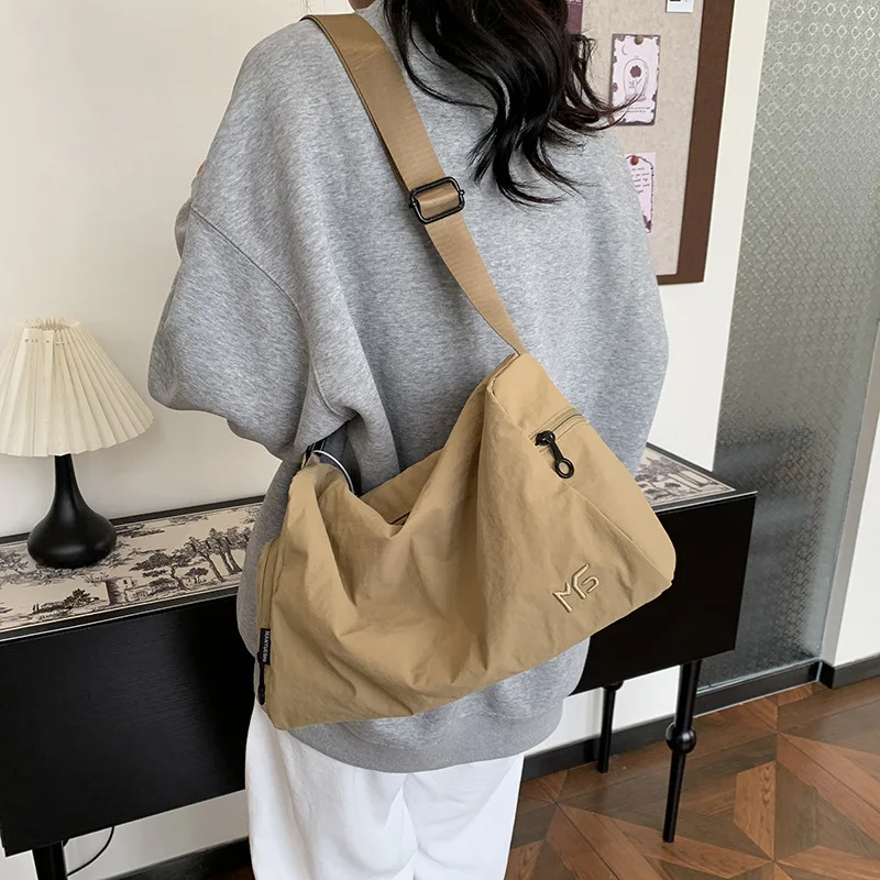 

Solid Color Nylon Bag Large Capacity Tote Bag Lightweight Bags for Women Shoulder Bag Fashion Bag for Daily Use Commuting Bag