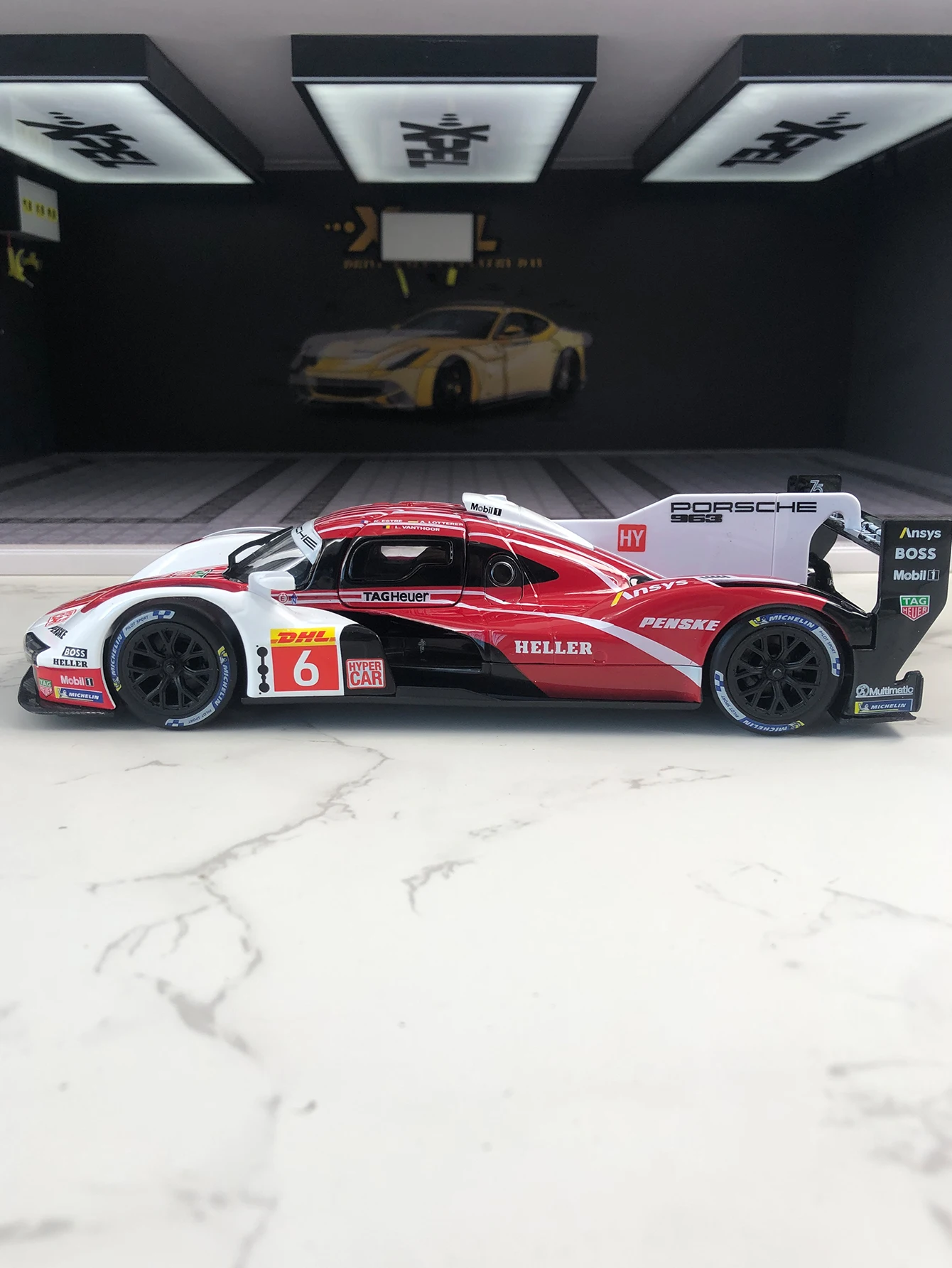 Bburago 1:24 Simulation Zinklegierung Porsche 963 # 6-Modellauto, statisches Ornament, Geschenkauto zum Sammeln aus Metall