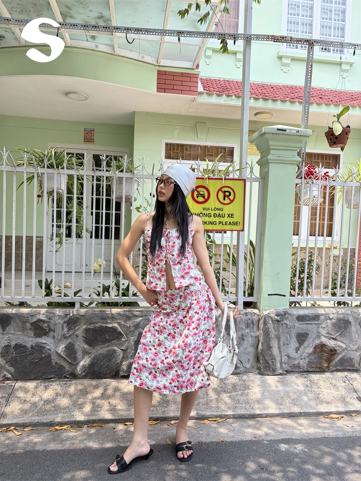 

Gentle Floral Summer Vacation Style Slimming Strap Top Pleated Half Skirt Set Women's Fashion Ensemble Short Length Vin...