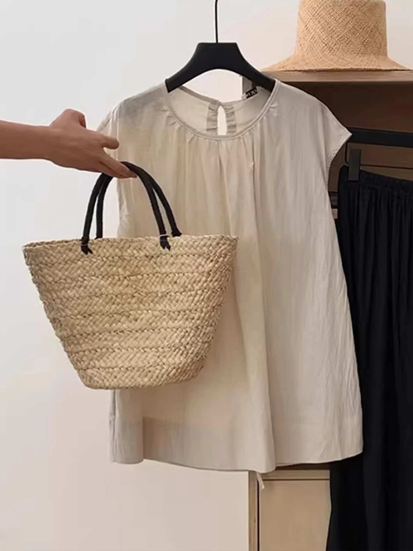 

Loose Cotton Linen Doll Shirt round Neck Short Sleeve Brand Buckle European Style Women's Fashion Summer Top Casual Commute S...