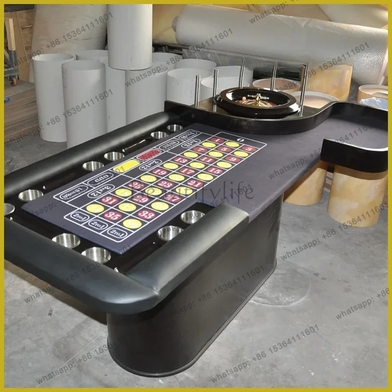 

Roulette table, personalized black trimmer