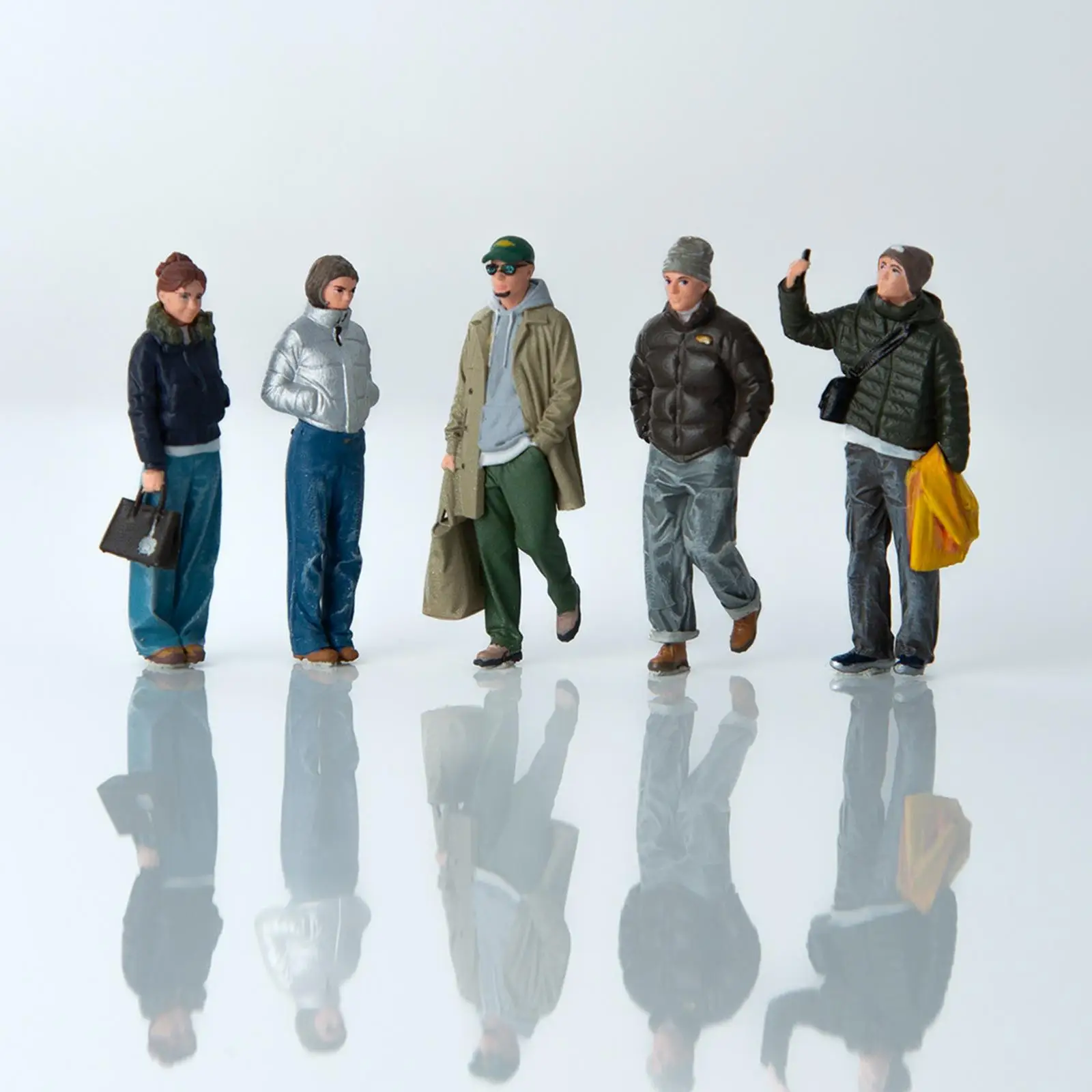 5Pcs 1/64 Figures People Human Models Tiny People Ornaments Miniature Character Resin Figurines Fashion Man Woman for Layout