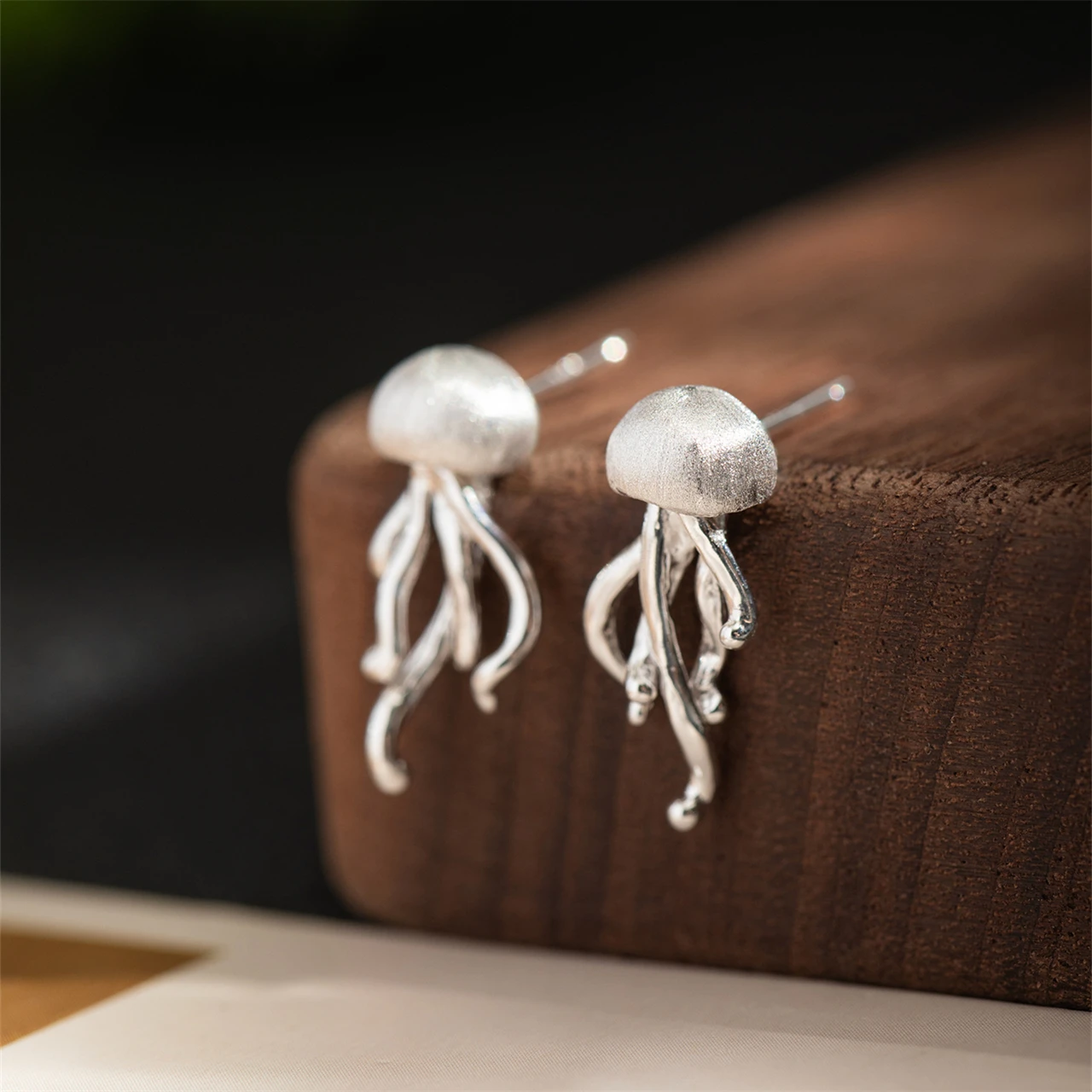

S925 Sterling Silver Creative Design Personalized Jellyfish Animal Earrings Women's Gifts Fashionable and Cute Jewelry Wholesale
