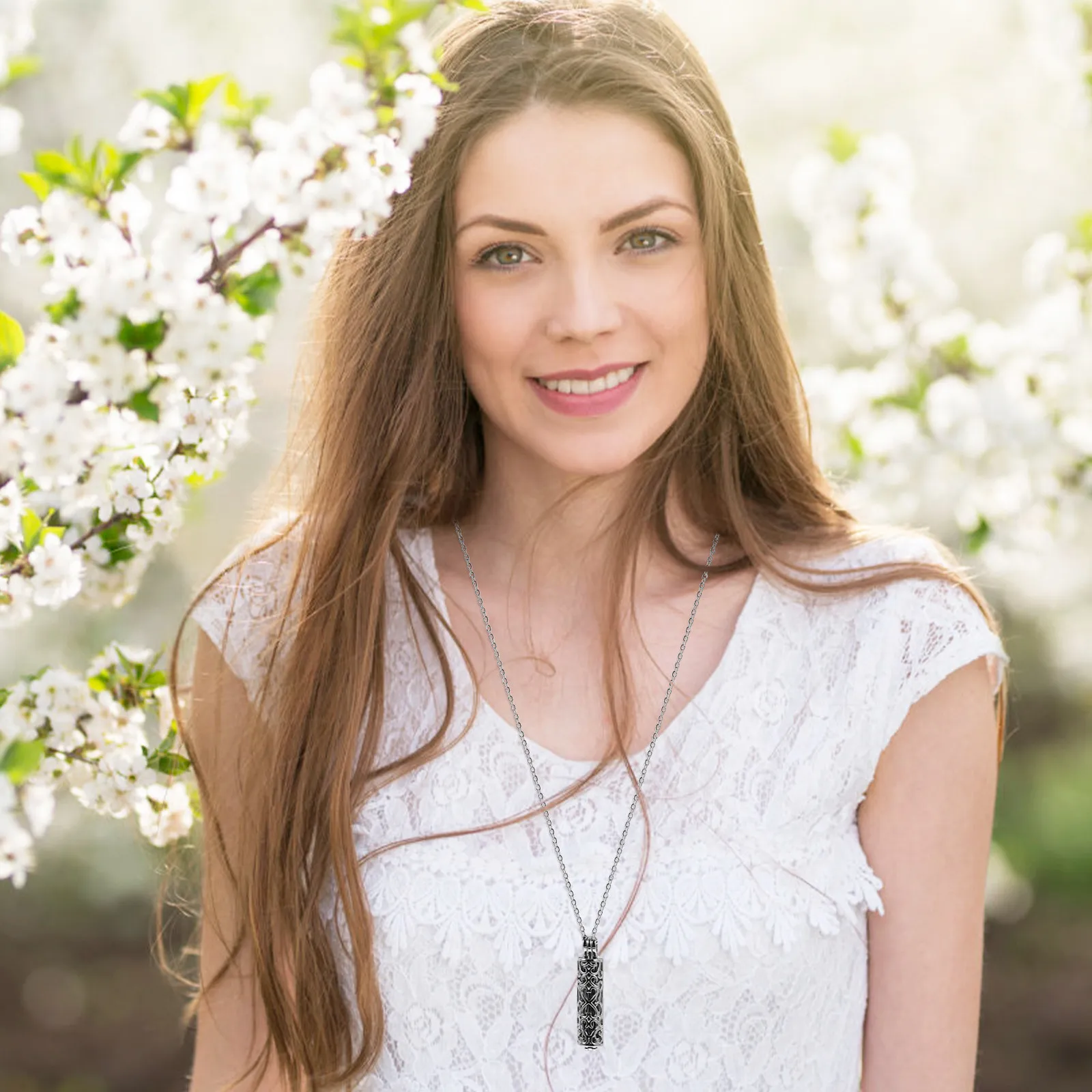 

Cremation Ashes Necklace Stainless Steel Urn Pendant with Transparent View Window Memorial Keepsake Jewelry for Loved Ones Ashes