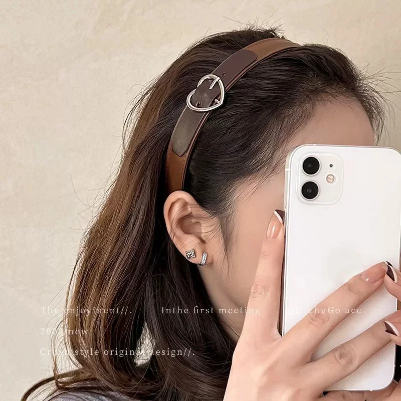 Kaffeefarbene Gürtelschnalle, Liebes-Stirnband für Damen, hohes Totenkopf-Top-Haarband, Maillard-Kopfbedeckung, modisches PU-Leder-Haar-Accessoire – Detail 1