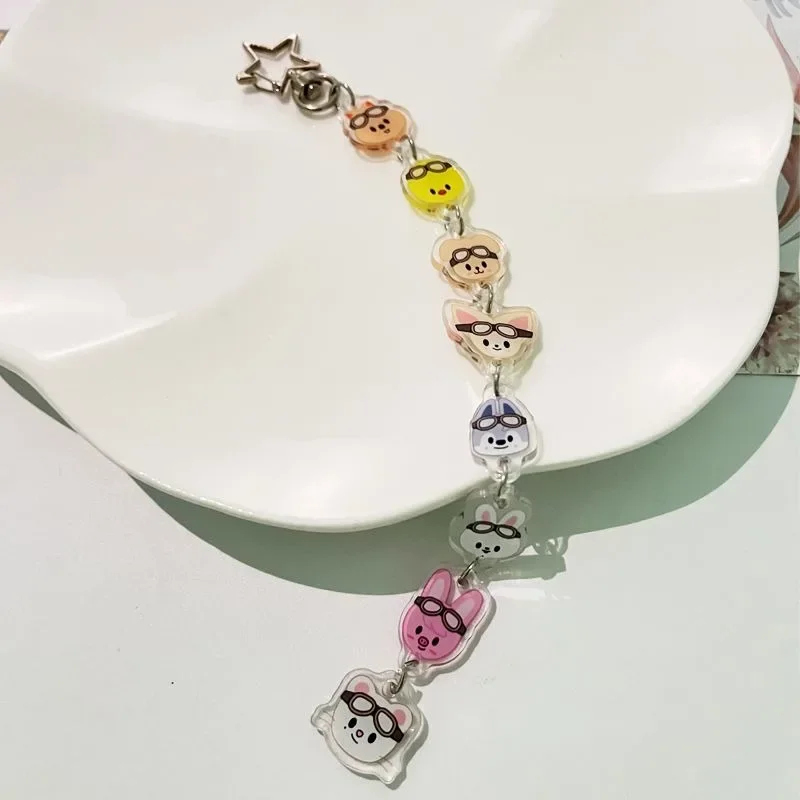 2025 SKZOO أنيمي الاكريليك KPOP المفاتيح المساعدون الكرتون قلادة لطيف الإبداعية حقيبة سحر سيارة كيرينغ أصدقاء المشجعين الهدايا