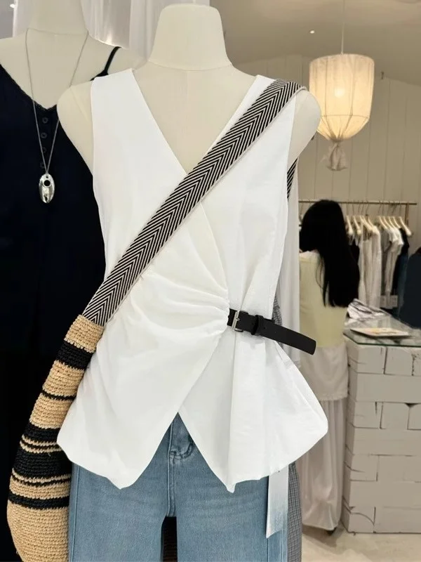 

Elegant V-Neck Tie-Detail Color Women's Vest Top Summer 2025 Fashion Design Korean Style Loose Fit Casual Shirt