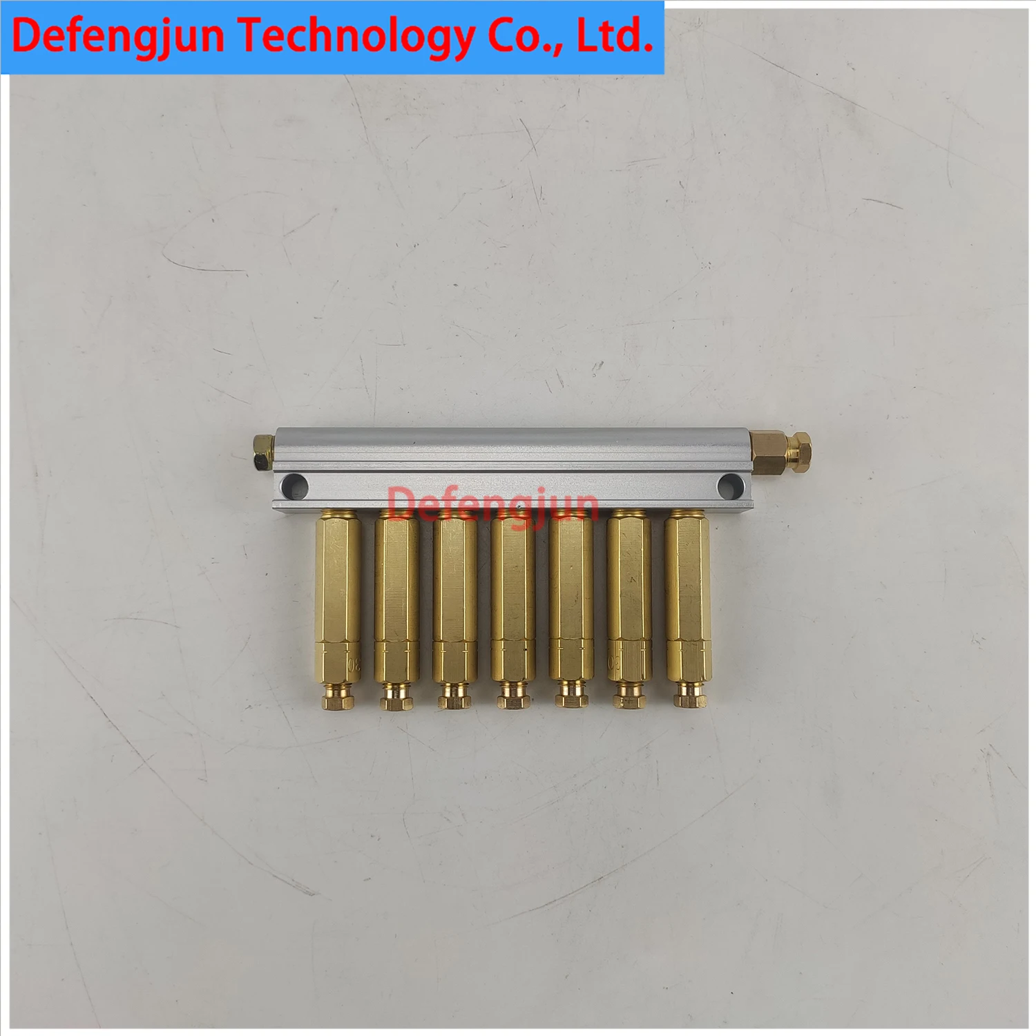 7 Outlet Detective Volumetric oil Distributor lubrication separator valve piston dispenser manifold