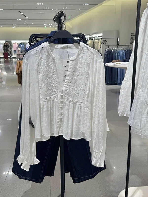

Sweet Romantic Style Women's Shirt Spring Summer New Arrival Hollow out Embroidery Loose Long Sleeve V-neck Short Length