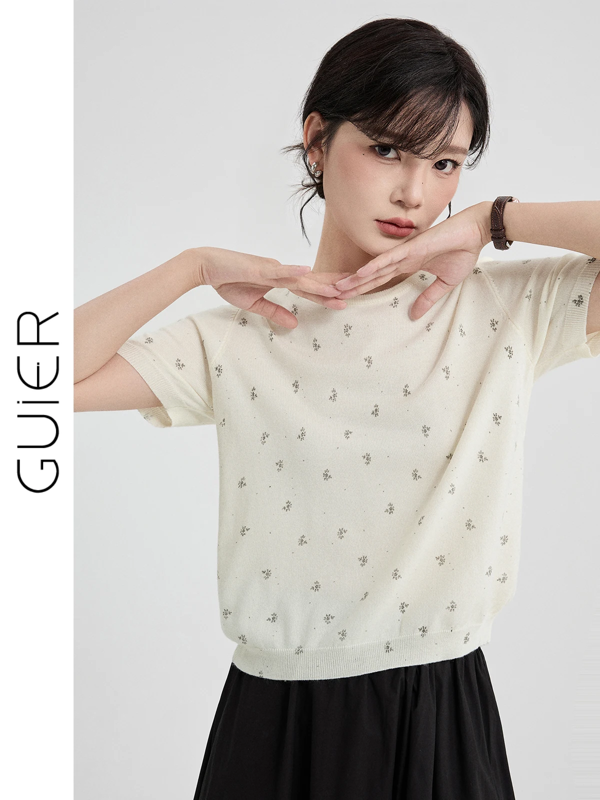 

Повседневный трикотажный топ с круглым вырезом и цветочным принтом, женский, летний, 2026, новый стиль, свободный крой, с коротким рукавом, длина до плеч