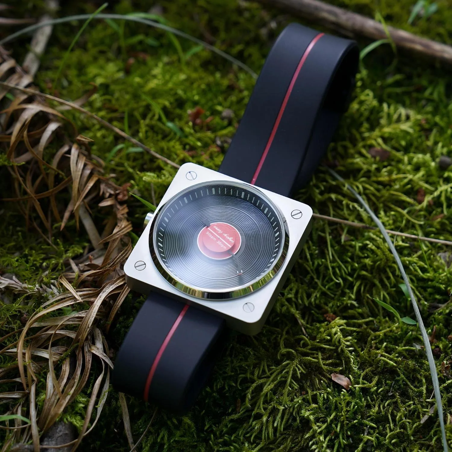 SKU Vinyl Record Quartz Men's Watches for Man Vintage Classic Luxury Brands Designer Luminous Wristwatch Rare Watch