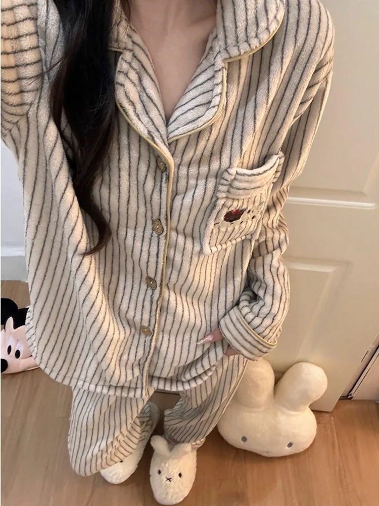 インコーラルフリース女性のパジャマセット肥厚ホーム服長袖パンツレジャー冬服ソフト暖かいふわふわパジャマ