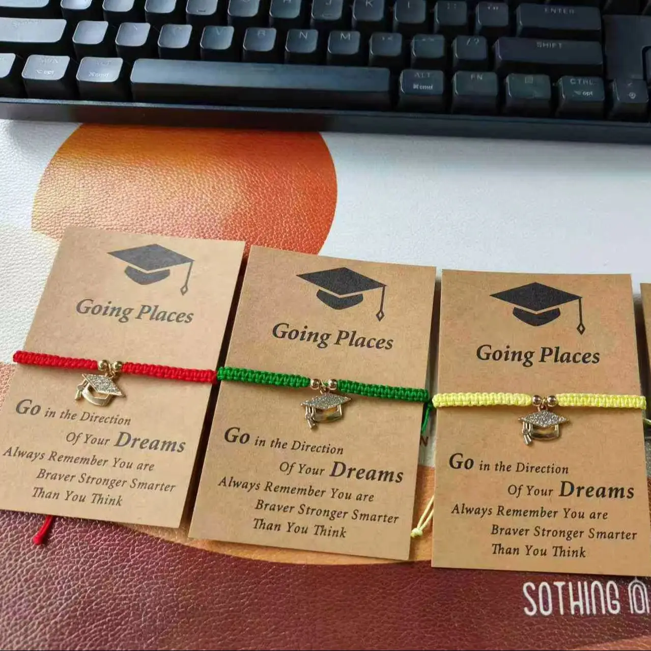 

Fashion Doctor Hat Certificate Adjustment Bracelet - Commemorative Graduation Gift for Students - Seasonal Friendship Jewelry