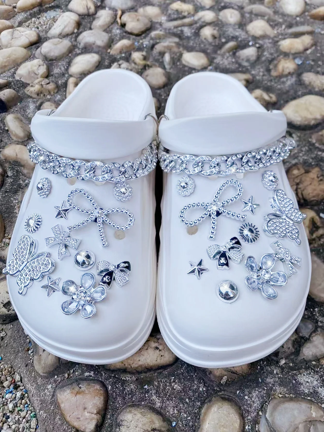 24 pieces of silver casual fashion (ABS rhinestone chains, bows, stars, butterflies, flowers) ABS resin shoe buckles, DIY decora