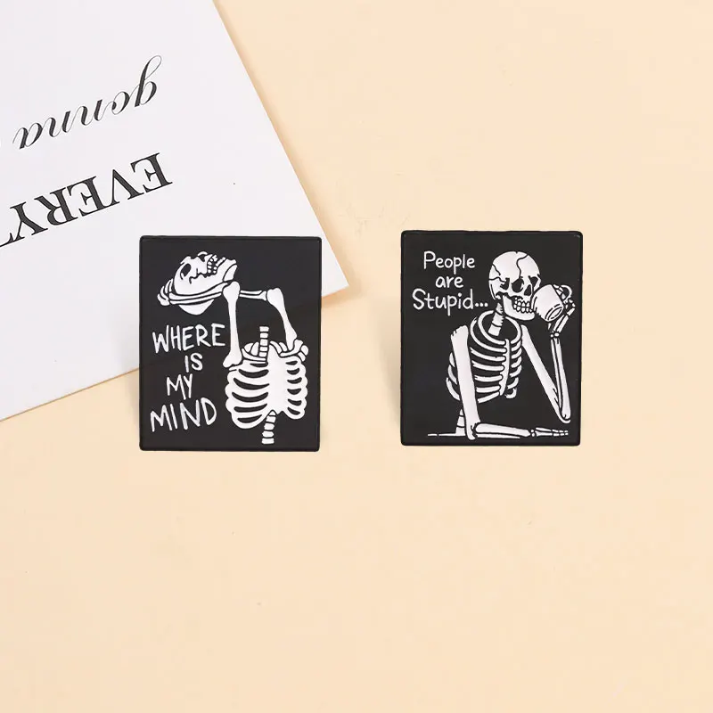 Die Leute sind dumm, wo ist mein Verstand? Skelett-Abzeichen Emaille-Pin, dunkler Humor, Halloween-Skelett-Broschen, Taschen-Revers-Abzeichen, Schmuckgeschenk. – Detail 7