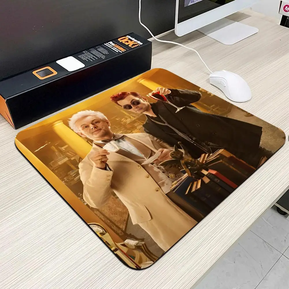 

Коврик для мыши для телевизора Good Omens, маленькие офисные коврики для стола, компьютерные аксессуары, моющаяся нескользящая резина с прецизионным замком