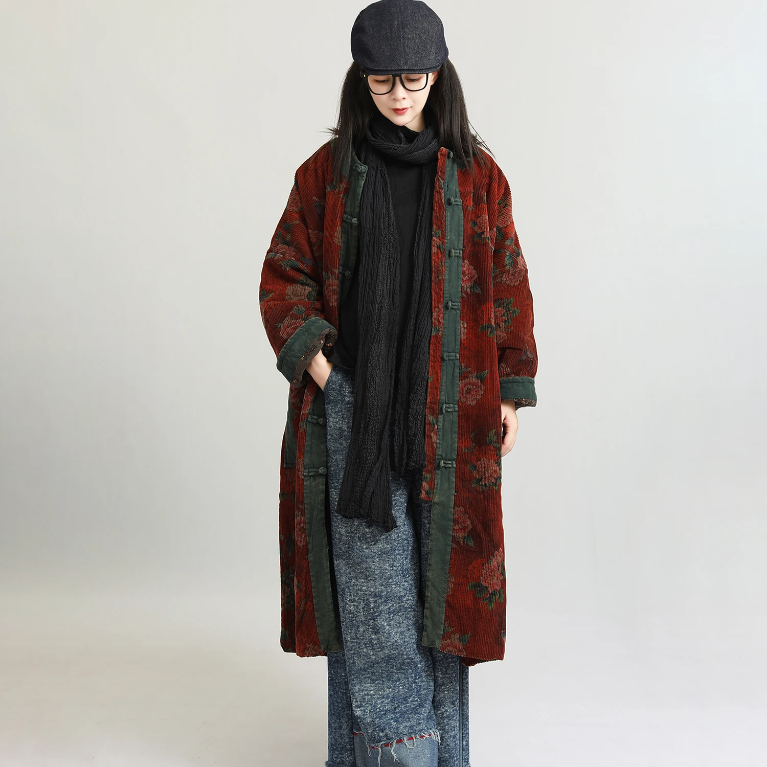 

LZJN женская винтажная длинная вельветовая стеганая куртка в китайском стиле с принтом и пуговицами в виде лягушки, теплое стеганое модное пальто-халат