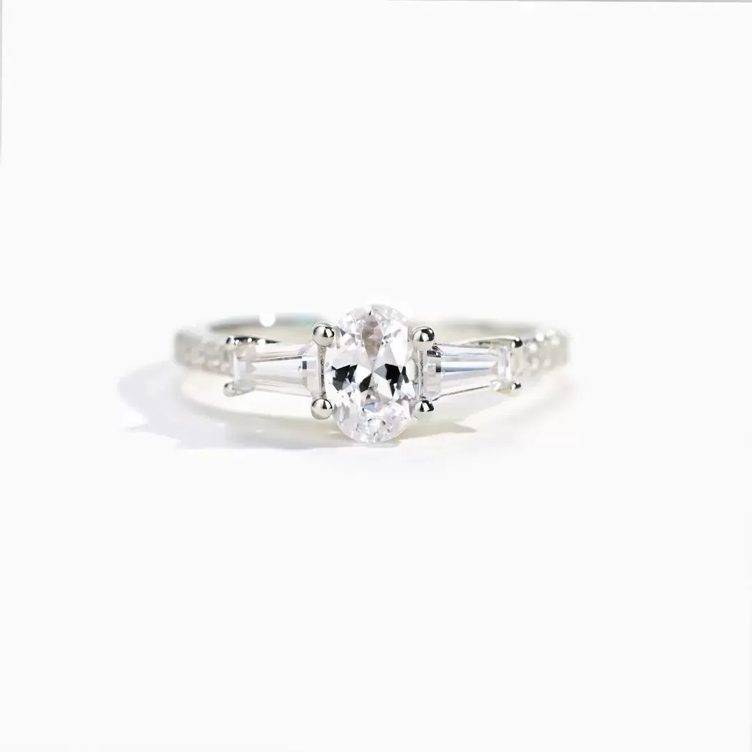 

Withered S925 Pure Silver Sparkling Egg Shaped Ring For Women Simple And Fashionable Food Ring