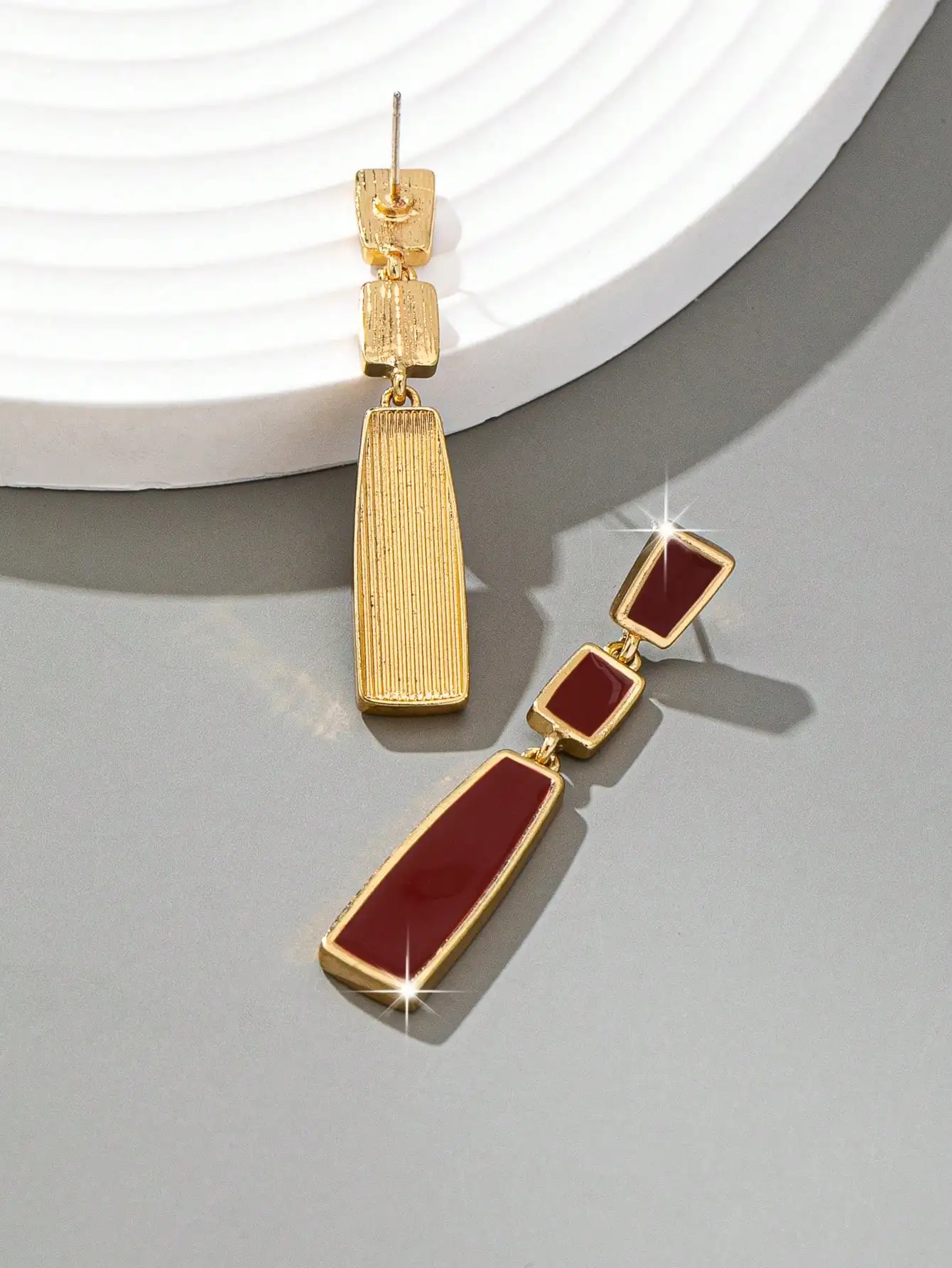 A Pair of Light Luxury, Fashionable, Casual, Sexy, and Versatile Women's Earrings