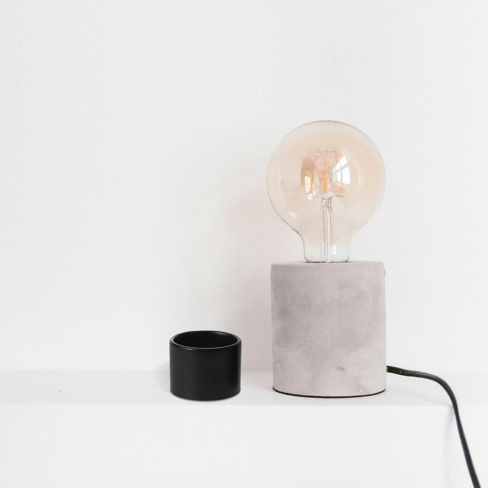 

Комплект из 2 металлических фиксирующих колец для патронов E26/E27 (керамические основания), никелированные, с резьбой 1,5 дюйма, современный дизайн