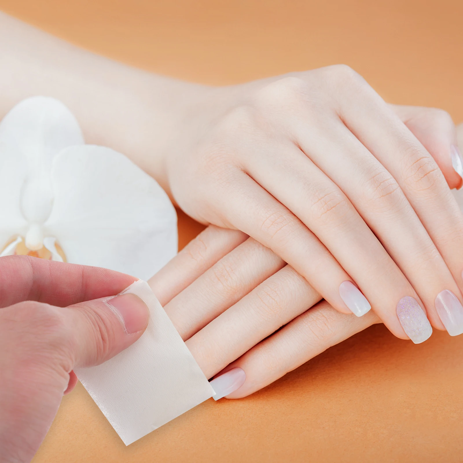 

500pcs One Roll Disposable Nail Pads Non-woven Torn Off Nail Polish Removers Manicure Supplies (White)