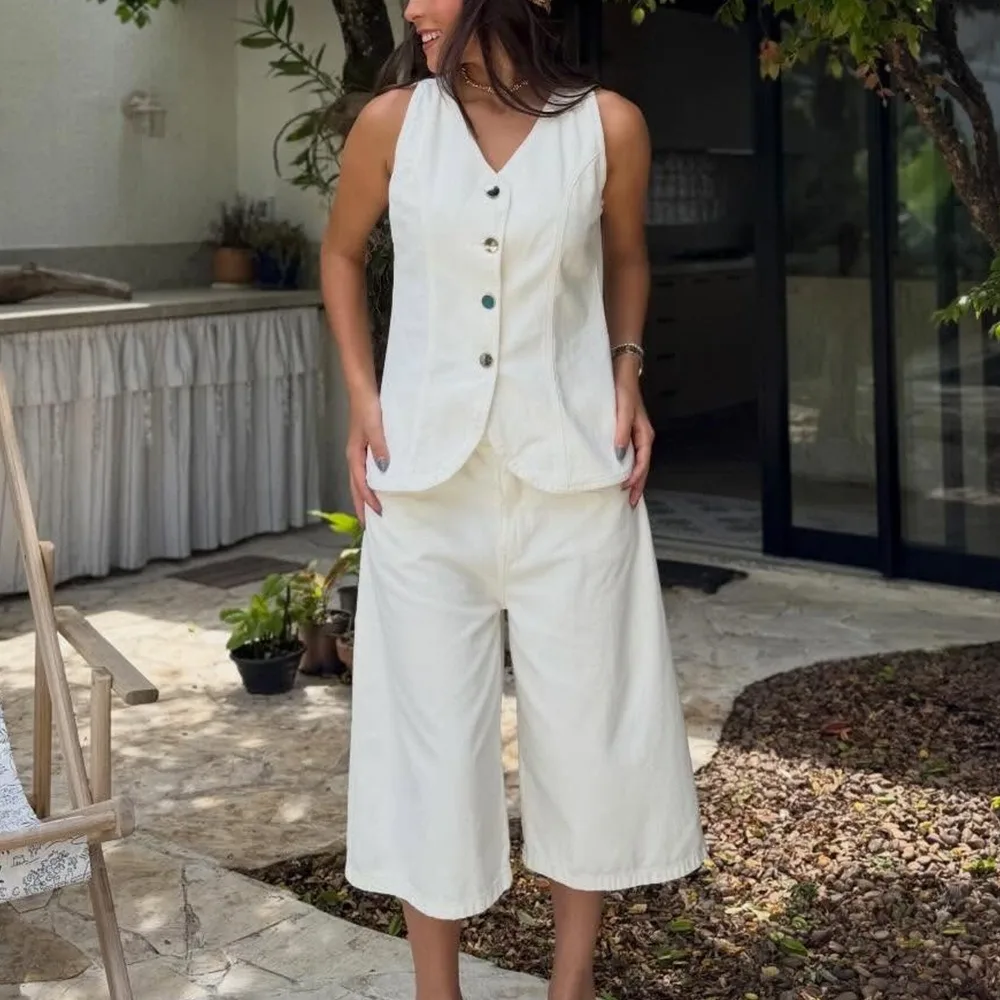 

Trendy Cotton V-neck Vest Cropped Pants Suit Spring and Summer Women's Elegant Solid Color Slim Button Vest Wide Leg Pants 2Pcs