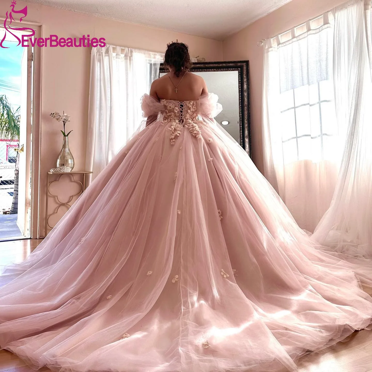 Off Shoulder Tulle Appliques Quinceanera Dresses for Juniors Vestidos De 15 Quinceañera Ball Gown Sweet 16 Dress