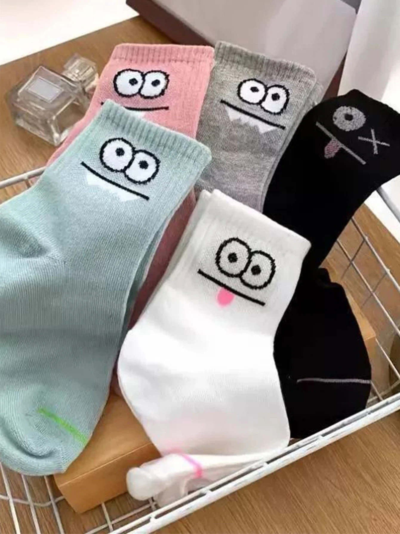 5 Pairs Women's Cute Expression Printed Ankle Socks Comfy Funny Face Print Mid Tube Socks Women's Casual