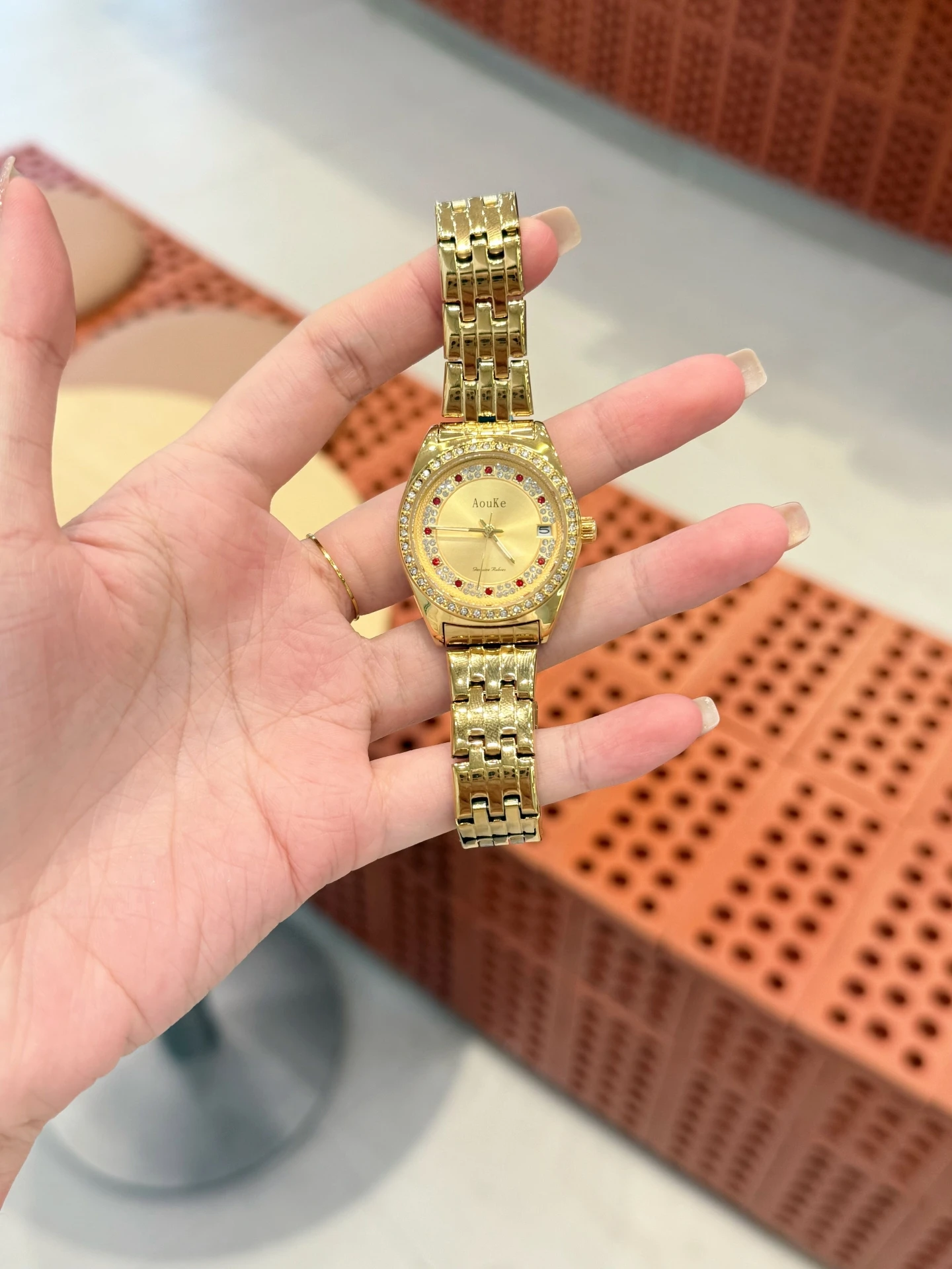 ساعة ذهبية صغيرة جديدة للنساء، حزام فاخر من الفولاذ المقاوم للصدأ، راقية وأنيقة، هدية مثالية للنساء. #5