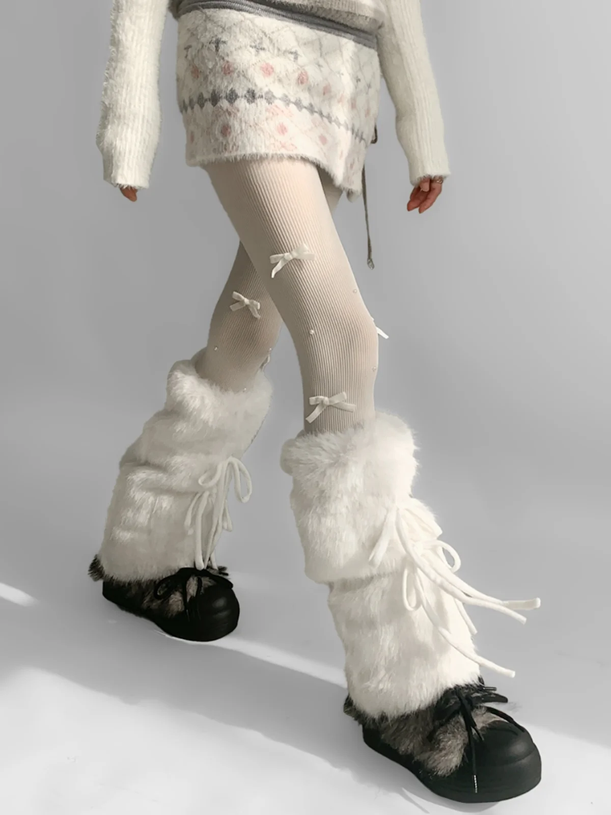 Y2K Subculture Japanese Original White Plush Leg Warmers with Bowknot Straps Autumn Winter Lolita Calf Socks for Women