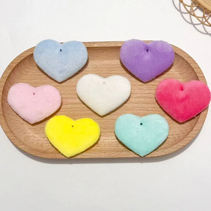 50 Stück 3,8x4,5cm Doppelseitige Filz-Herzen mit Loch für DIY-Bastelarbeiten - Schals, Handschuhe, Socken, Dekorationszubehör – Detail 5