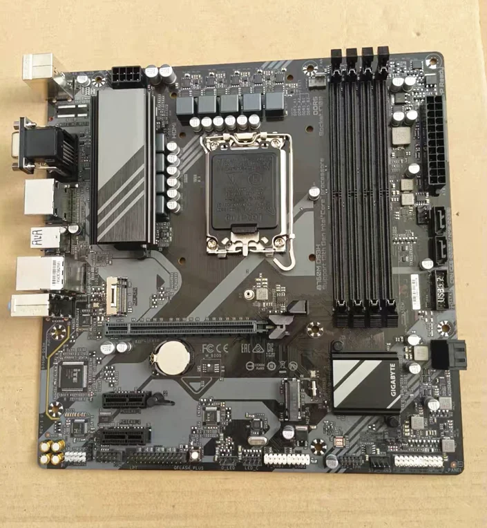 

Для материнской платы Gigabyte B760M DS3H DDR4 LGA1700 64 ГБ VGA + HDMI + DP