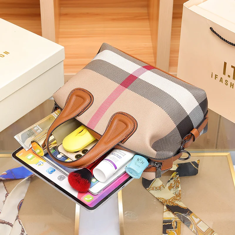 

Женская дизайнерская сумка для подгузников, элегантная сумка через плечо, роскошная минималистичная сумка-тоут, винтажная кожаная текстурированная квадратная сумка-сэтчел