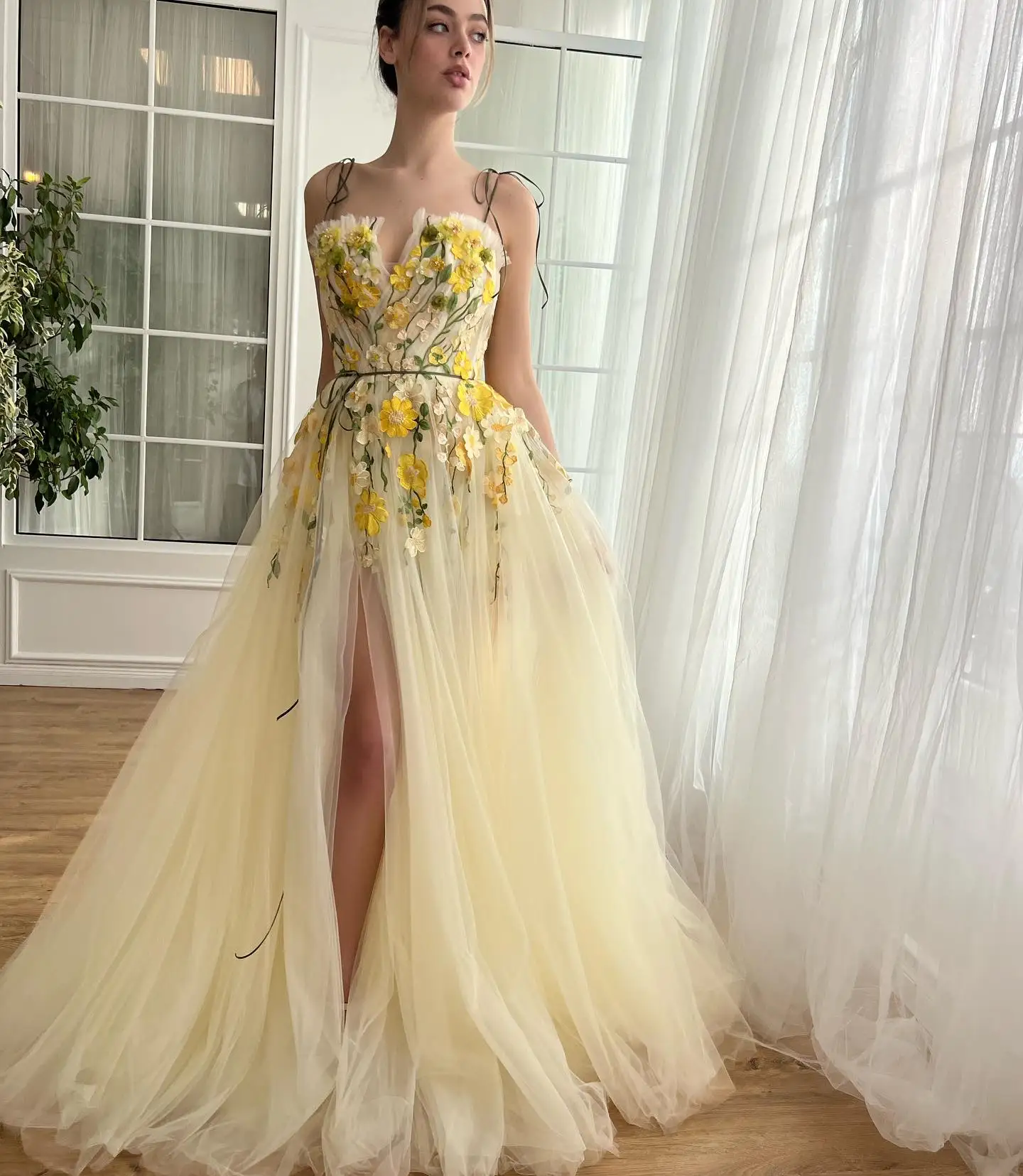 Amanda-Robe de Rhtrapèze jaune évasée, appliques en dentelle, sangle spaghetti, robe de soirée formelle, train de balayage, fente latérale, fibre