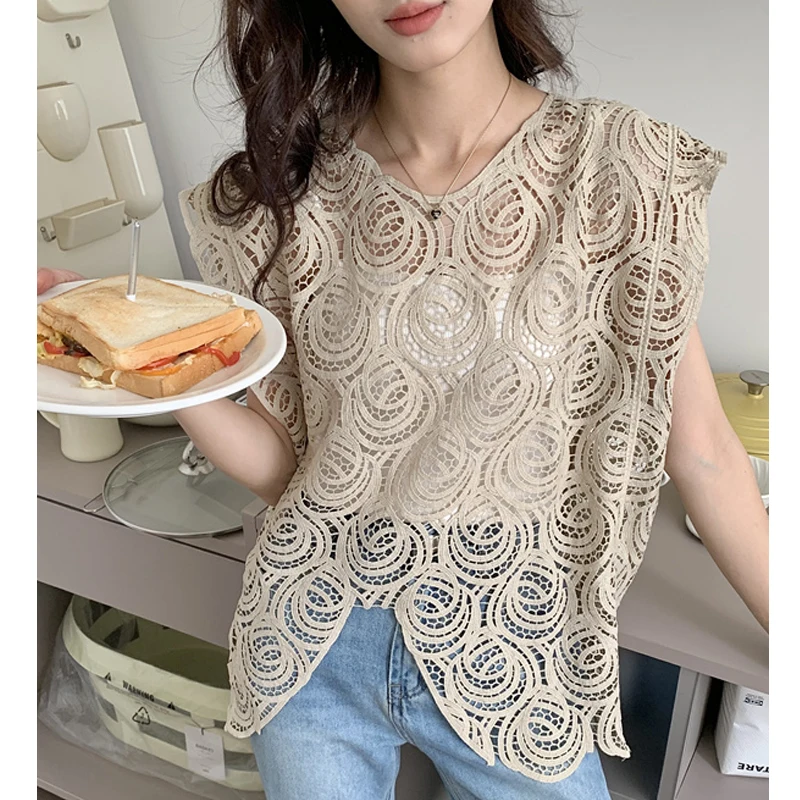 

2025 Summer Embroidered Knitted Vest Tops Vintage Hook Flower Hollow Out Shirt Sleeveless Loose Women Pullovers Blouse