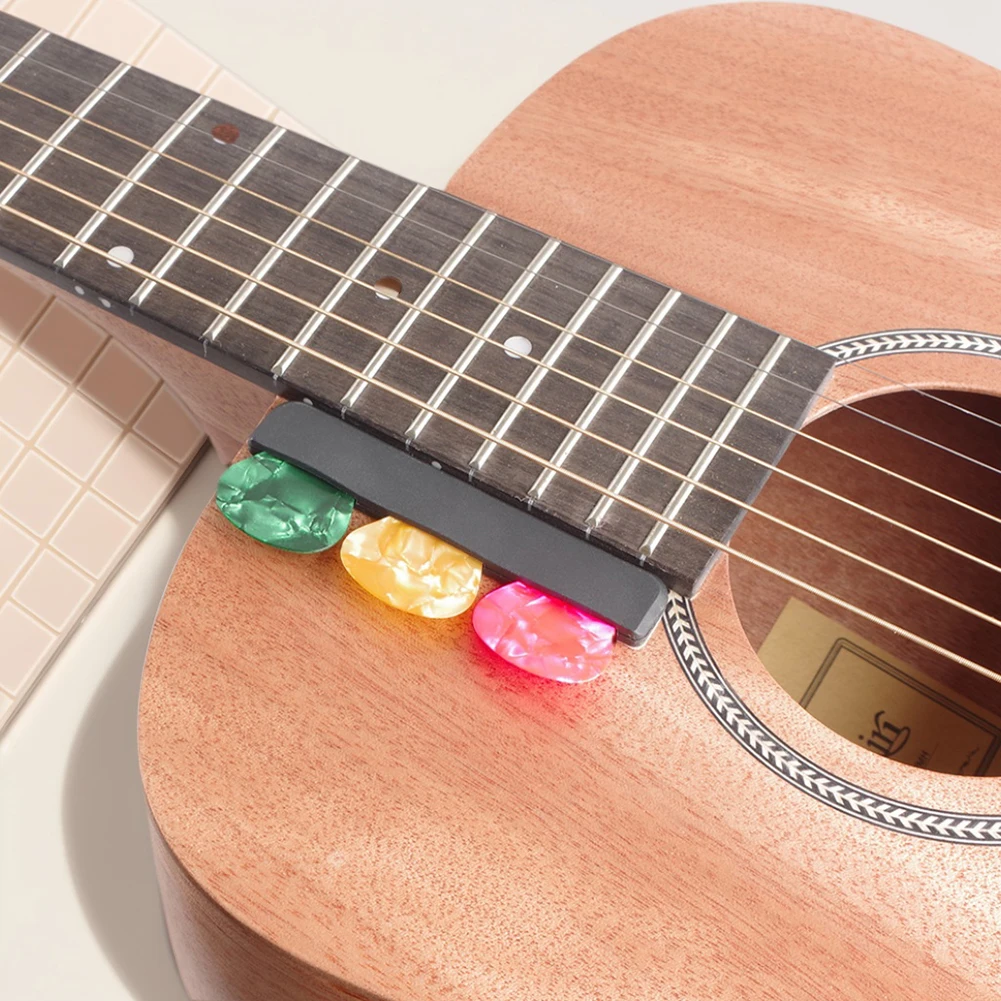 ギターピック収納ホルダー自己粘着ゴムギターピッククリップ耐摩耗性ポータブルピックピックケース0.46-1.5mmピック用