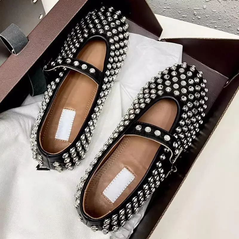 

Дизайнерские балетки Мэри Джейн с заклепками, стразами, ажурной отделкой, одной пряжкой и кожаной подошвой в стиле французской феи