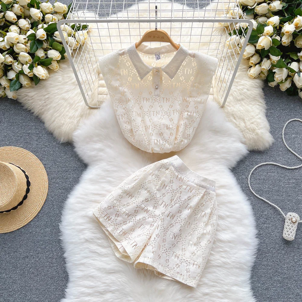 

ssTss 2024 Summer Women Two Piece Set Korean Fashion Sleeveless Hollow Out Floral Lace Top + Elastic Waist Short Pants Suits