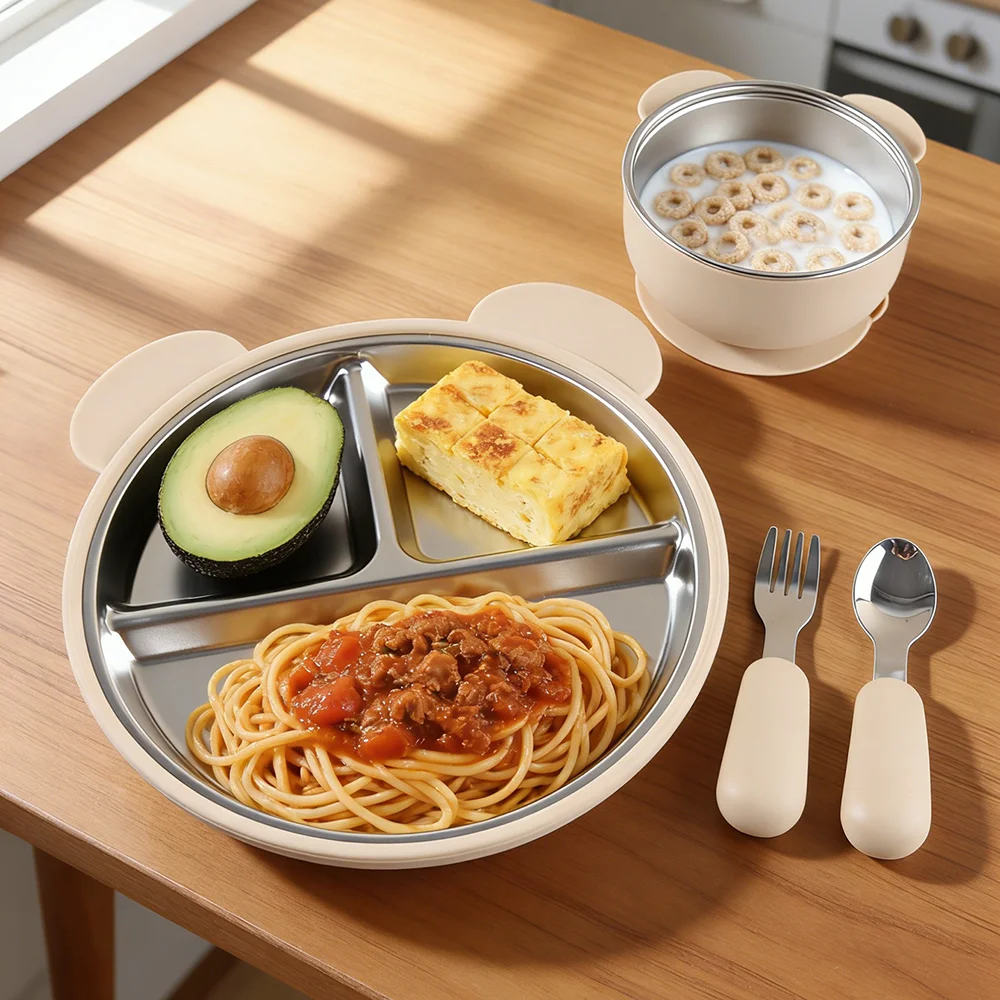 

Милый набор детской посуды в форме медведя | Тарелка с разделителями из нержавеющей стали 304, миска на присоске, кружка с двумя ручками и столовые приборы