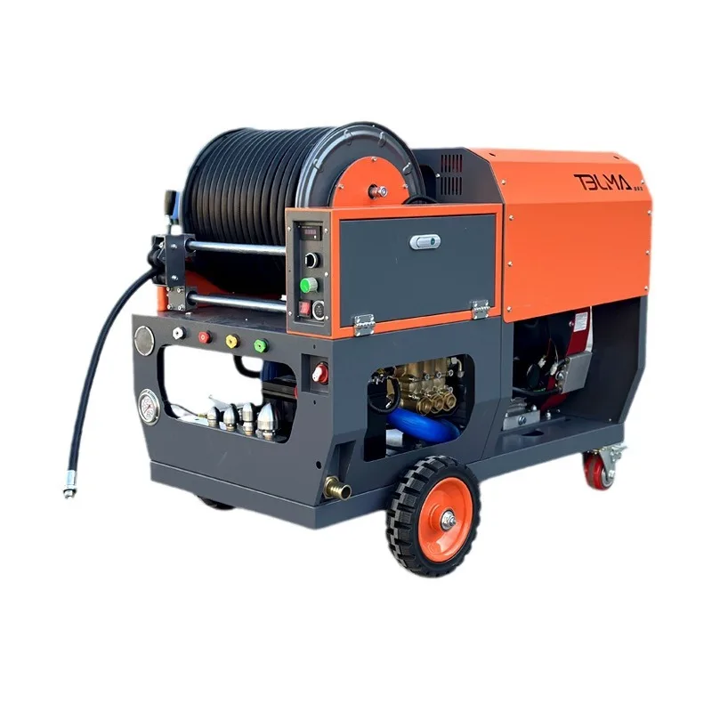 Ultrahogedrukbaggermachine voor benzine- en dieselpijpleidingen. Riool met groot debiet