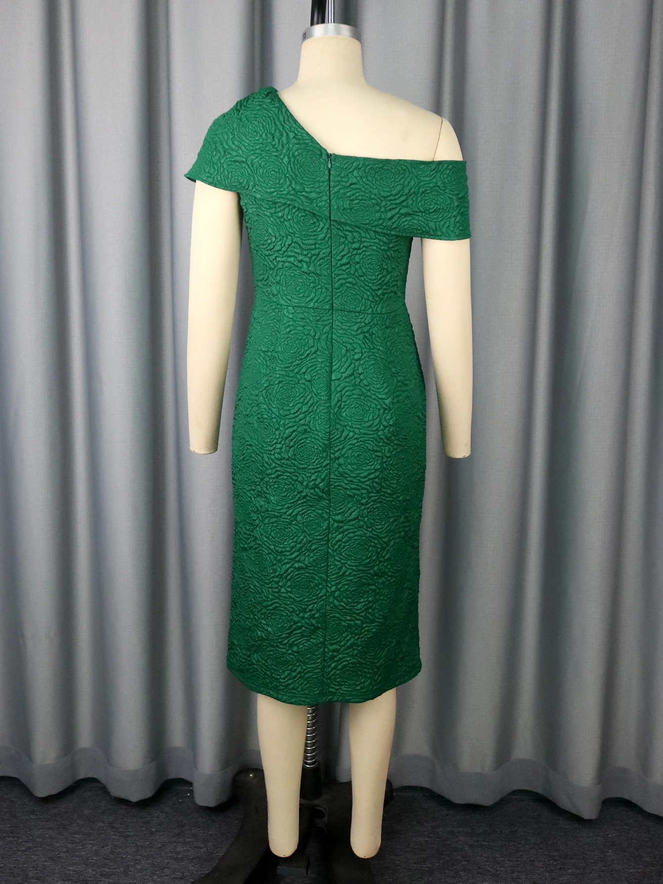 Abito alla moda con fiocco e spalle scoperte in jacquard rosa verde scuro, vestibilità slim, elegante abito da festa midi per donna, sera da cocktail