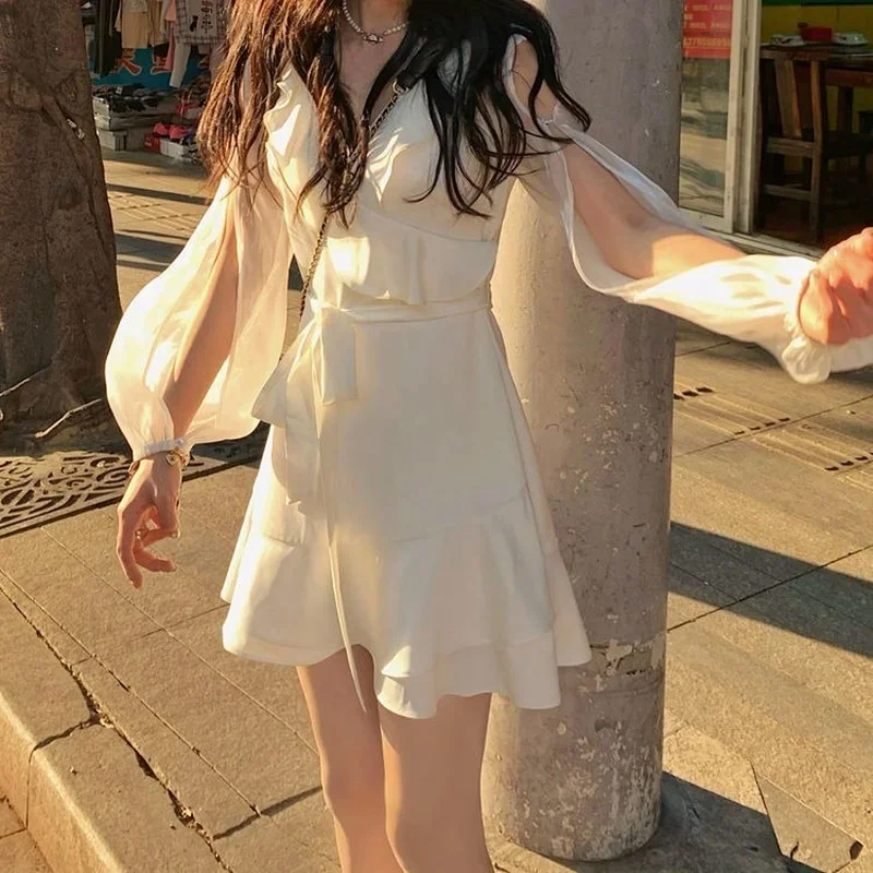 

Woman Summer Elegant White Fairy Mini Dress Korean Female Elegant Party Beach Lantern Sleeve Dress V-Neck Dress New Office Lady