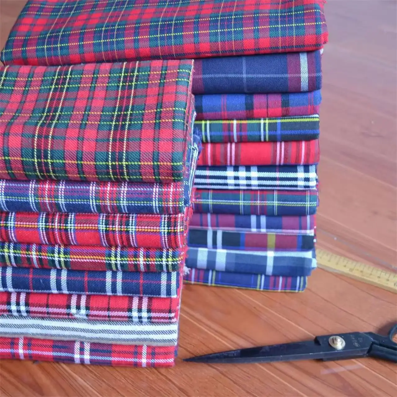 

Рождественская клетчатая ткань по метрам для униформы Jk, одежда, юбки, шитье, высокое качество, гладкая ткань в шотландском стиле, мягкая и удобная