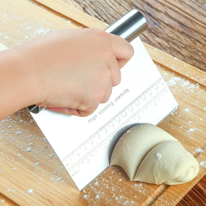 Raschietto per pasta in acciaio inossidabile raschietto per Pizza tritatutto con scala di misurazione coltello multiuso per separatore di pane per