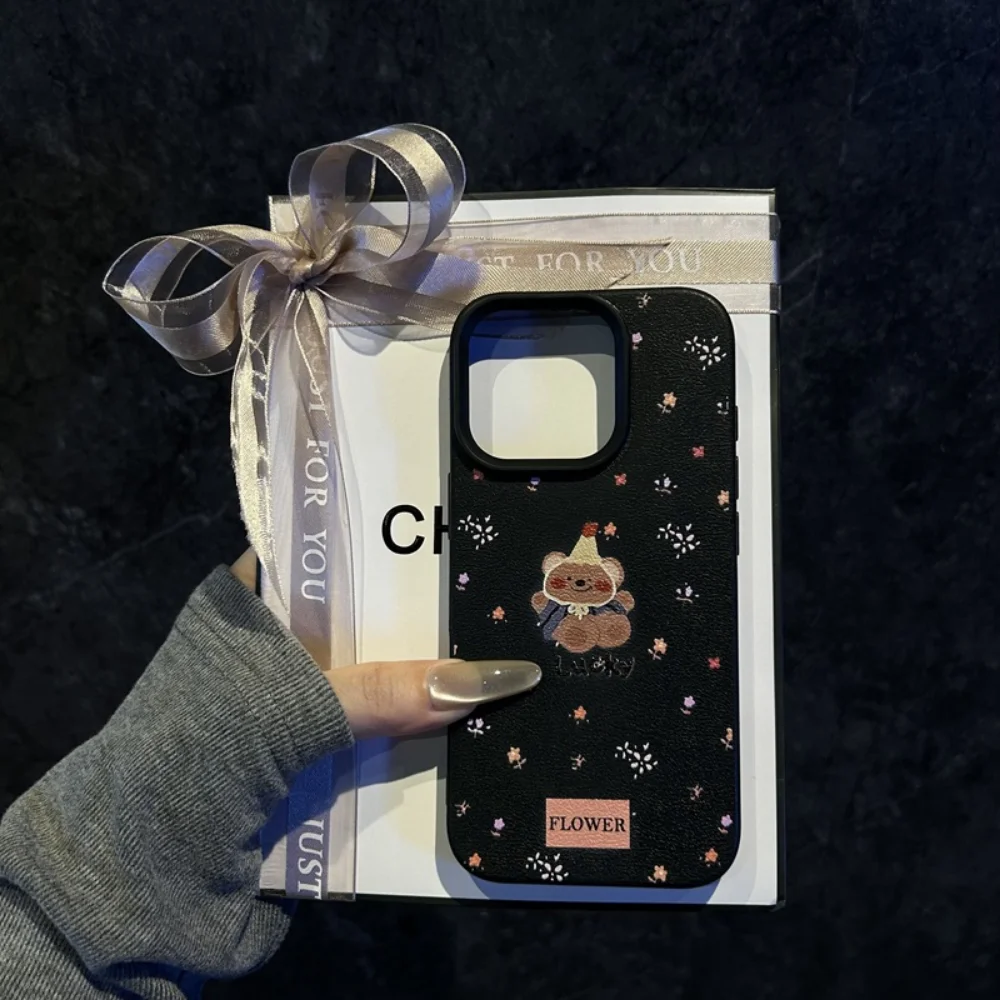 

For Honor 200Pro 100 90 80 70 MAGIC7 Autumn Winter style Leather Pattern Phone Case Lucky Bear Cute Christmas Cartoon Cover