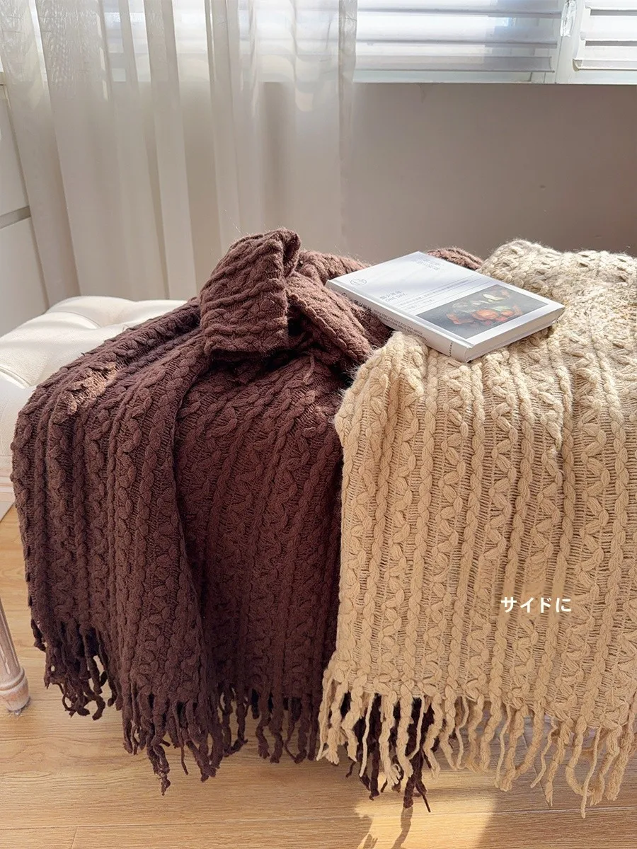 

Скандинавский стиль: осенне-зимний плед для спальни и дивана, с бахромой и оборками, вязаный, низкотеплый, с высокой воздухопроницаемостью, однотонный, из полиэстера.